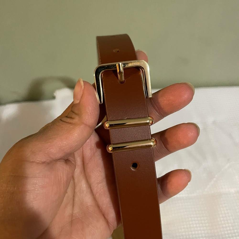 Abercrombie & Fitch Tan Leather Belt with Gold Buckle - Picture 2 of 4
